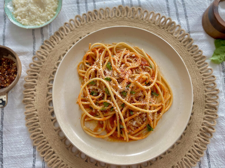 Bucatini Arrabbiata - zezzacooks.com